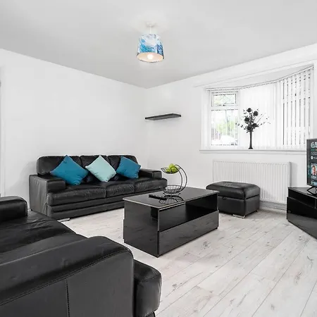 Сasa de vacaciones Modern 4 Bedroom Ideal For Contractors, Groups And Families ,free Parking For Multiple Vehicle's *